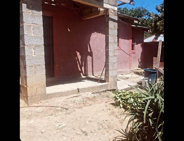 2 BEDROOM HOUSE FOR SALE IN UMLAZI R
